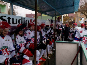 Rezerva SK Jihlava zdevastovala Tišnov čtrnácti góly a vede Moravskou hokejbalovou ligu