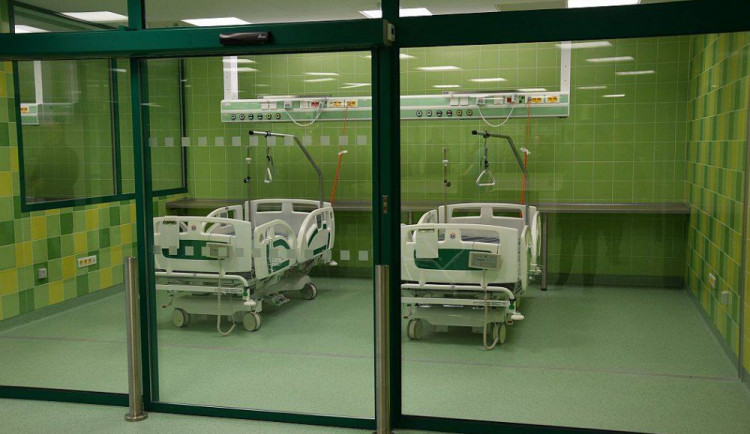Třebíčská nemocnice otevřela nový chirurgický pavilon. První pacienty přijme v lednu