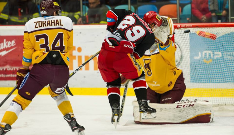 Znovu bez bodu. Dukla prohrála na ledě Hradce Králové 5:2 a zůstává poslední