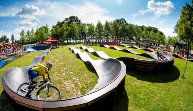 Kraj Vysočina dá dotaci na stavbu pumptracku ve Vysočina Aréně. Téměř dvoumilionovou