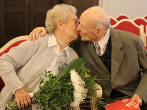 FOTO: Sedmdesát let spolu. Jihlava dnes zažila vůbec první platinovou svatbu