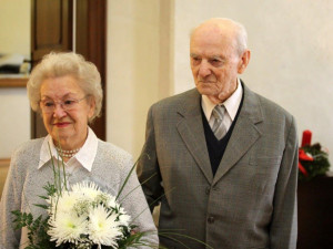 Sedmdesát let spolu. Jihlava dnes zažila vůbec první platinovou svatbu