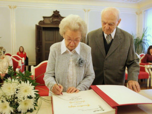 Sedmdesát let spolu. Jihlava dnes zažila vůbec první platinovou svatbu
