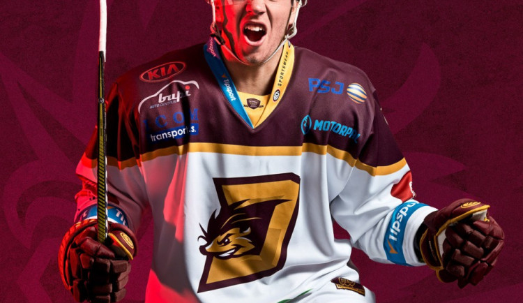 Dukla nastoupí ve čtvrtek v alternativních bílých dresech. Ty později půjdou na charitativní účely