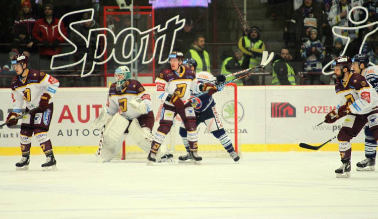 Dukla vyválčila proti Vítkovicím bod, soupeři v tabulce se ale stále vzdalují