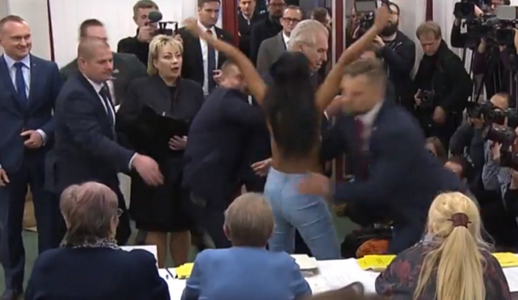 O tenhle striptýz prezident nestál 