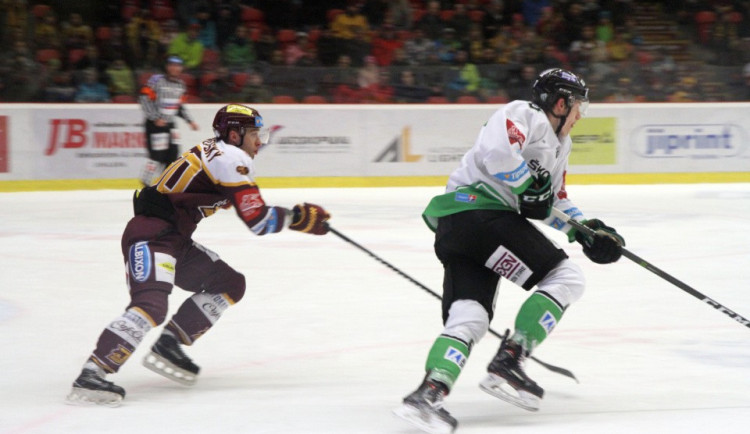 Dukla veze bod z Mladé Boleslavi, k předposlednímu Litvínovu se přiblížila na tři