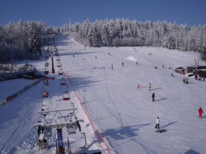 LYŽOVÁNÍ NA VYSOČINĚ: Střediska během uplynulého víkendu nabízela ideální podmínky