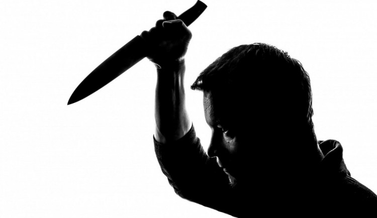 Muž v Písku nedostal drogu, tak vytáhl nůž