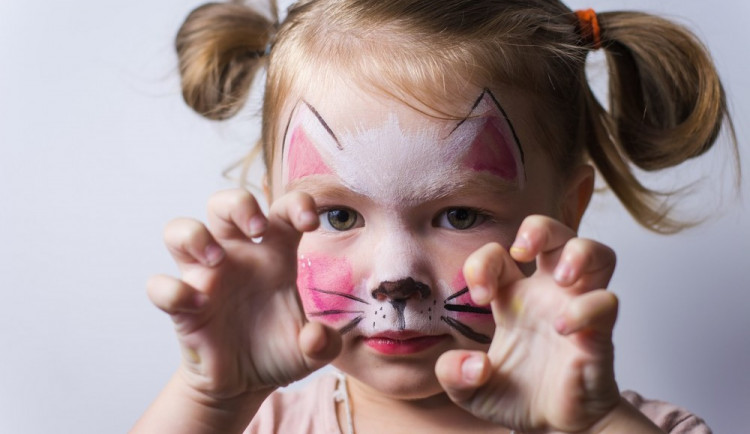 Na dětském karnevalu na Vltavě se děti nudit nebudou