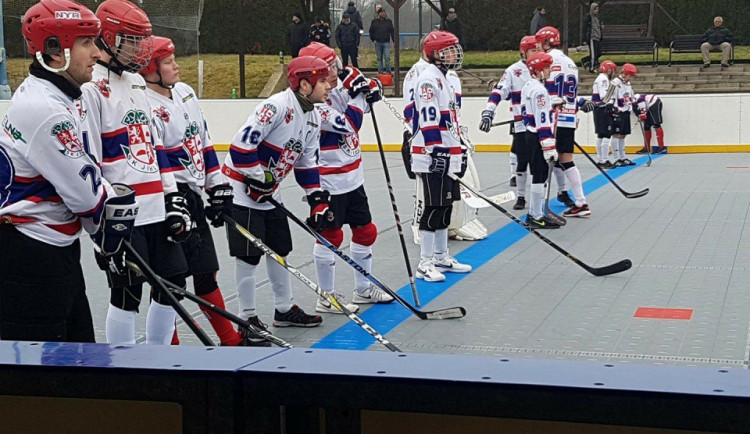 Jihlavští hokejbalisté na mezinárodním turnaji srdnatě bojovali, skončili těsně pod stupni vítězů
