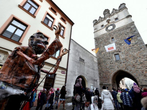 Klíče od města na odpoledne převzaly masky, Jihlavou prošel masopustní průvod