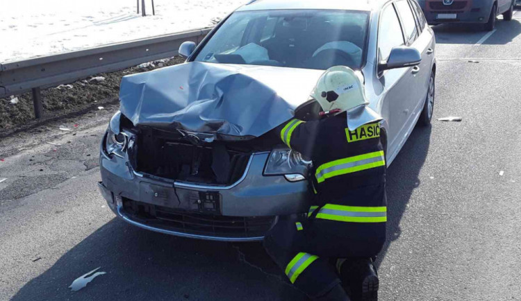 V Třebíči se střela tři osobní vozidla, nehoda si vyžádala jedno zranění
