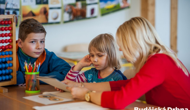 Zápis dětí do prvních tříd budějckých škol se blíží. Přináší zajímavou novinku