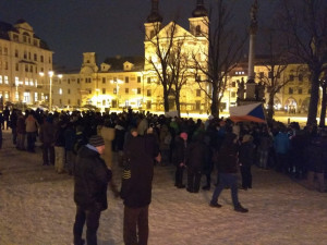 FOTO: Na jihlavském náměstí proběhl protest proti zvolení Ondráčka do čela komise pro GIBS