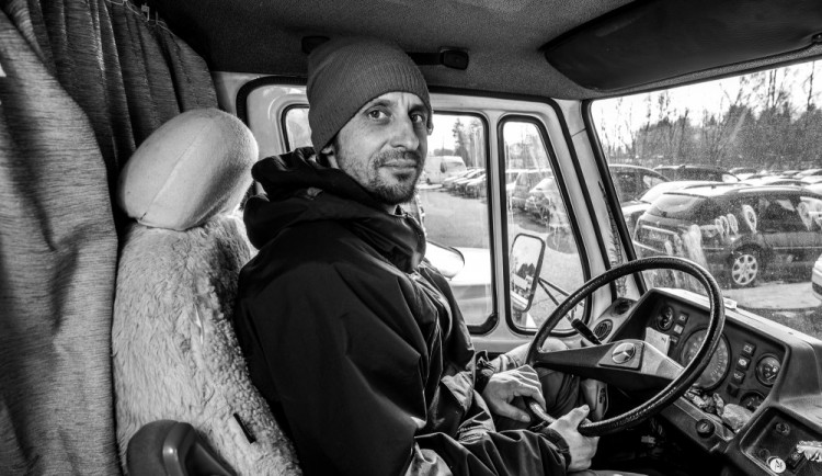 (NE)OBYČEJNÍ: Život v karavanu si vybral, aby neměl dluhy. Přineslo mu to pocit maximální svobody