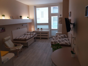 Maminky nedonošených dětí v jihlavské nemocnici využívají komfort opravených pokojů