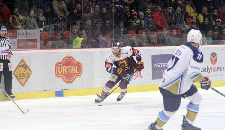 Dukla prohrála potřetí v řadě, tentokrát s Kladnem. V tabulce baráže se propadla na třetí místo