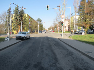 FOTO: Policisté hledají svědky dopravní nehody. Oba dva řidiči údajně jeli na zelenou