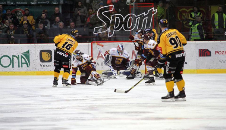 Po čtyřech prohrách konečně výhra. Dukla v nájezdech udolala Litvínov