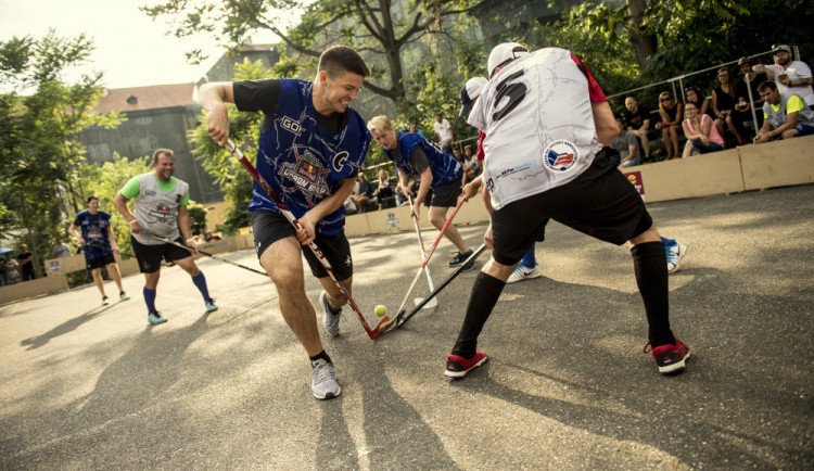 Za Lužánky se opět vrátí hokej! Připravte si hokejky a tenisáky, přichází Red Bull Urban Buly 