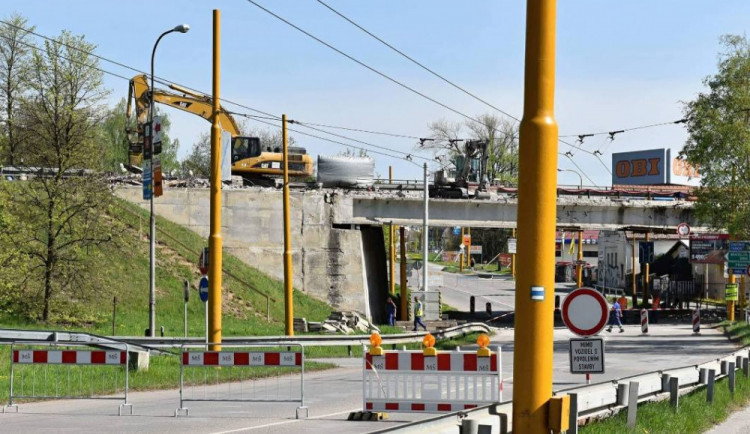 Oprava mostu dálničního přivaděče v Jihlavě je v plném proudu