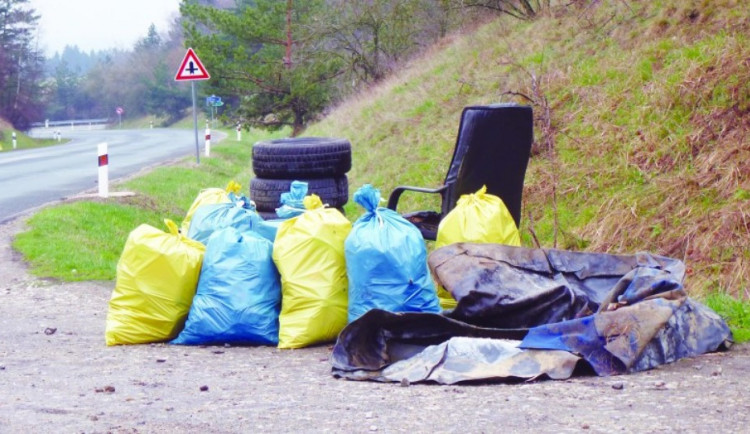 Čistá Vysočina: Příroda je zase o něco čistější. Jsou uklizeny skoro tři tisíce kilometrů silnic