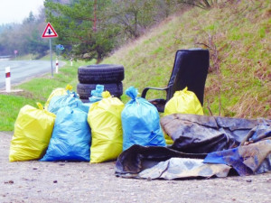 Čistá Vysočina: Příroda je zase o něco čistější. Jsou uklizeny skoro tři tisíce kilometrů silnic