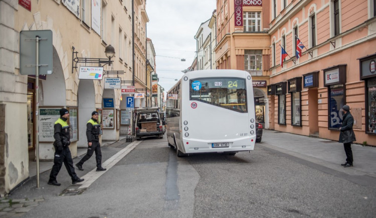 Soud dal za pravdu stížnosti na provoz autobusové linky v budějcké Krajinské ulici