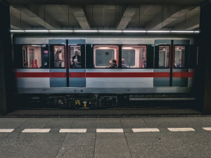FOTO: Prostory pražského metra po celý květen zdobí prezentace šesti měst Vysočiny