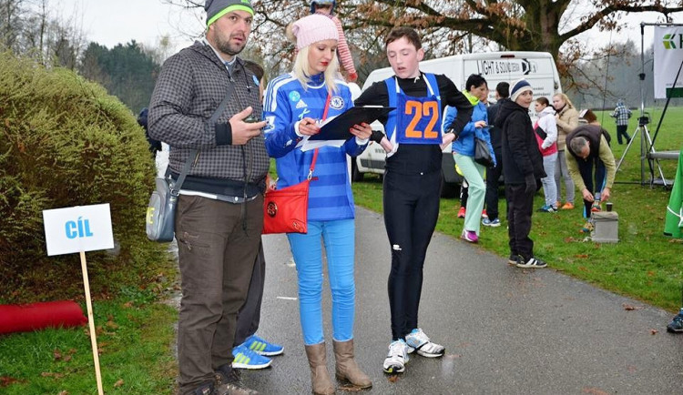 Modrý běh v budějcké Stromovce podpoří lidi s autismem
