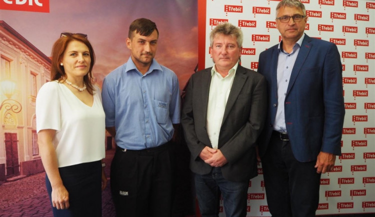 Petr Zima je druhý zleva