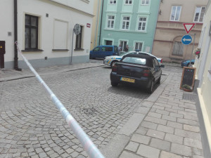 Jihlavskou Smetanovu ulici od dnešního dopoledne hlídají těžkooděnci