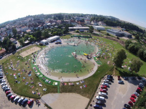 KOUPÁNÍ NA VYSOČINĚ: Hygienici zakázali koupání v Sykovci. Otevře se třešťský biotop