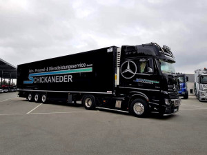 Firma Schickaneder hledá nové řidiče. Nabízí volné víkendy a německou pracovní smlouvu