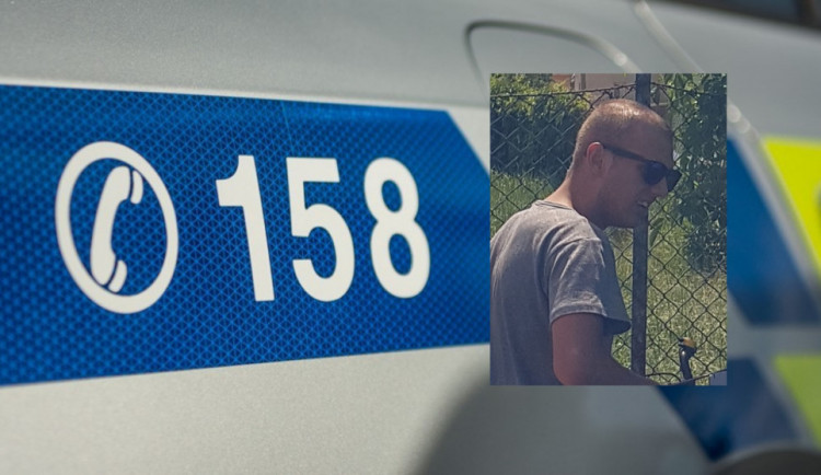 Policisté hledají zloděje jízdních kol. Případ by mohl objasnit muž na fotografii