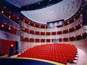 Budovy Horáckého divadla v Jihlavě budou mít nové scénické osvětlení. Otevře se i kavárna