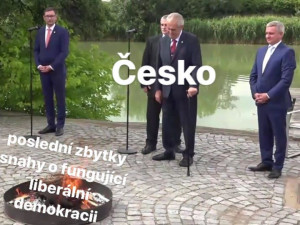 Zeman toreador nebo Zeman aktivista. Internet se baví vtipy o prezidentově pálení trenýrek