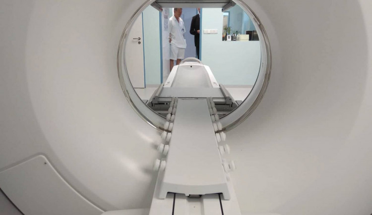 FOTO, VIDEO: V jihlavské nemocnici mají nový přístroj. Vyšetří ledviny, játra nebo třeba žaludek