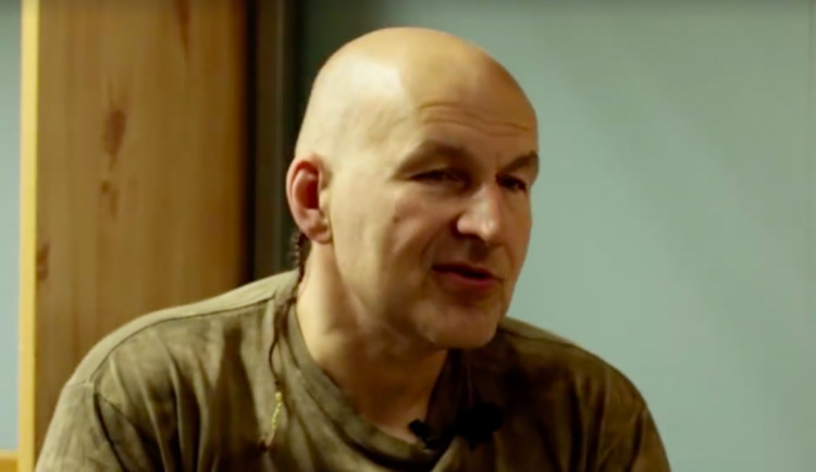 2DRBÁRNA: Před rozjezdem Tří sester jsem prodával desky v metru, vzpomíná Lou Fanánek Hagen