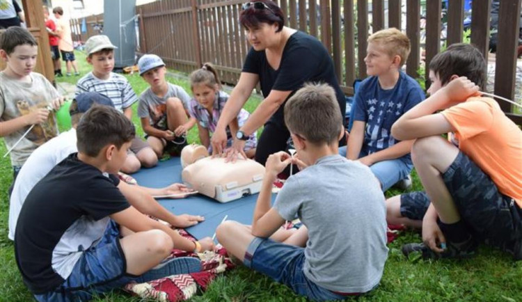Více než pět set žáků si závěr školního roku zpestřilo cyklistickou štafetou Klimatour