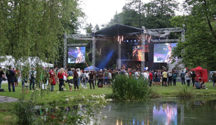 Sucháč fest v Kaplici rozehrají Mirai, UDG i Jakub Děkan. Děti se můžou těšit na pouťové atrakce