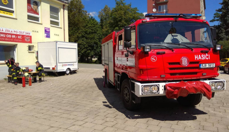 V bedřichovské restauraci se vzňal rozpálený olej, zasahovat museli dvě hasičské jednotky