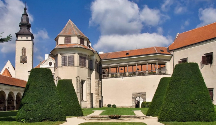Památkáři zahájili obnovu zámku v Telči. Opravy spolykají přes dvě stě milionů korun