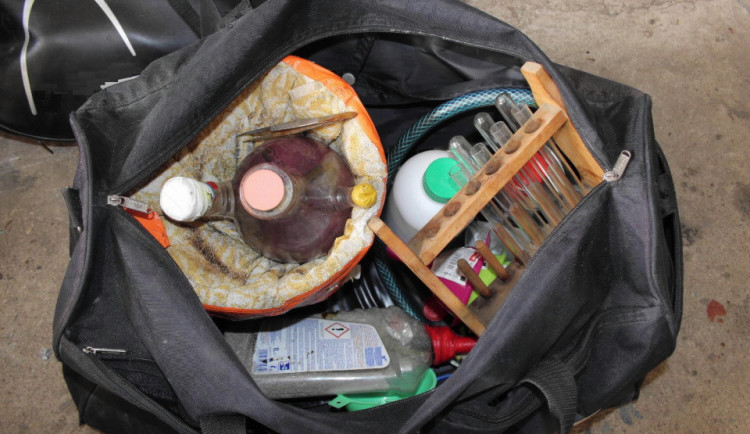 Muž vyráběl a distribuoval pervitin