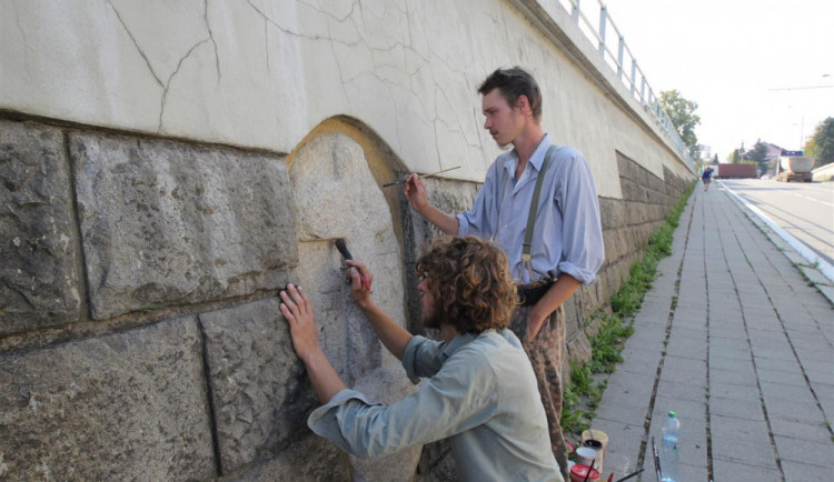 V Jihlavě se opraví tři pamětní kameny. V ulicích Znojemská, Kosovská a Smrčenská