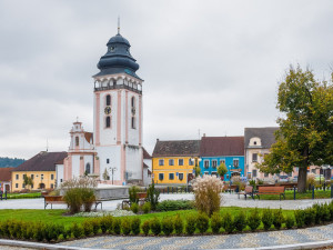 Jihočeská centrála cestovního ruchu ve spolupráci s Jihočeským krajem a nadací ČEZ připravili pro letošní rok další rozšíření sítě půjčoven elektrokol.