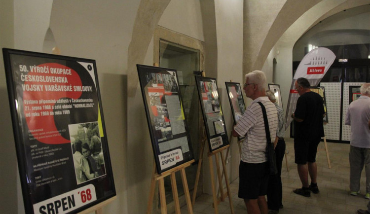 Jihlavská radnice výstavou připomíná srpen 1968. Ukáže dobové fotky i jmenný seznam obětí