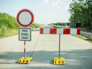 Silnice do Větrného Jeníkova bude kvůli opravám do října uzavřena