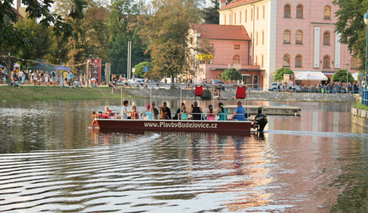 SOUTĚŽ: Město lidem, lidé městu bude hodně o vodě. A tucet čtenářů se projede s Drbnou lodí